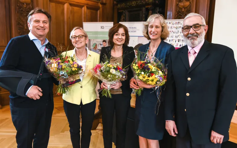 Gastredner: Manne Lucha, Minister für Soziales und Integration Baden-Württemberg, Dörthe Domzig, Amt für Chancengleichheit Stadt Heidelberg, Elvira Stegnos, Leiterin des IQ Landesnetzwerks Baden-Württemberg, Maja Rentrop-Klewitz, Bundesministerium für Bildung und Forschung, Wolfgang Erichson, Bürgermeister für Umwelt, Bürgerdienste und Integration in Heidelberg Gastredner: Manne Lucha, Minister für Soziales und Integration Baden-Württemberg, Dörthe Domzig, Amt für Chancengleichheit Stadt Heidelberg, Elvira Stegnos, Leiterin des IQ Landesnetzwerks Baden-Württemberg, Maja Rentrop-Klewitz, Bundesministerium für Bildung und Forschung, Wolfgang Erichson, Bürgermeister für Umwelt, Bürgerdienste und Integration in Heidelberg