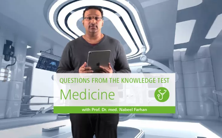Image d'introduction de l'examen des connaissances en médecine : le professeur Nabeel Farhan se trouve dans une salle de consultation et présente des questions de l'examen des connaissances en médecine.