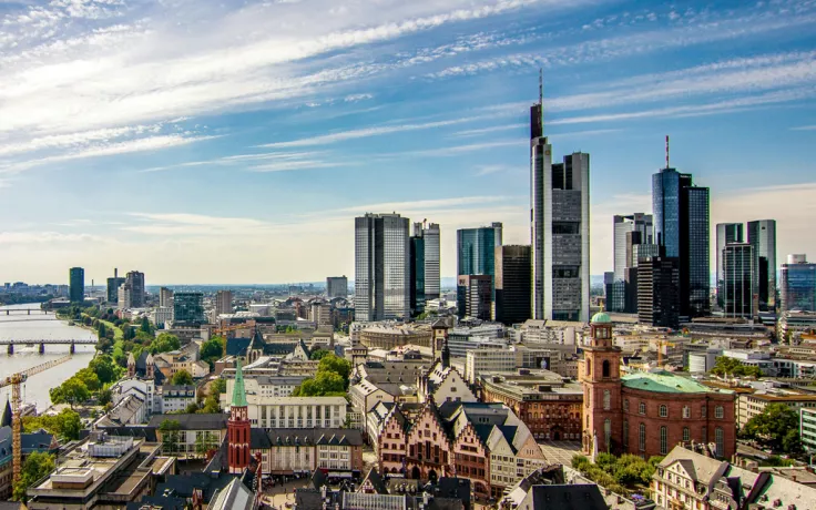 Einleitungsbild für die Seite „Unterkunft finden in Frankfurt“
